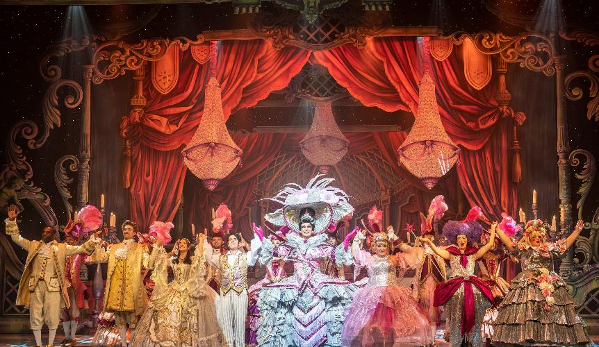 Cinderella - Review - New Wimbledon Theatre You Shall Wear the Glass Slipper!