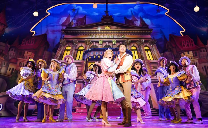 Jack and the Beanstalk - Review - London Palladium The London Palladium makes a return helmed by Dawn French and Julian Clary 