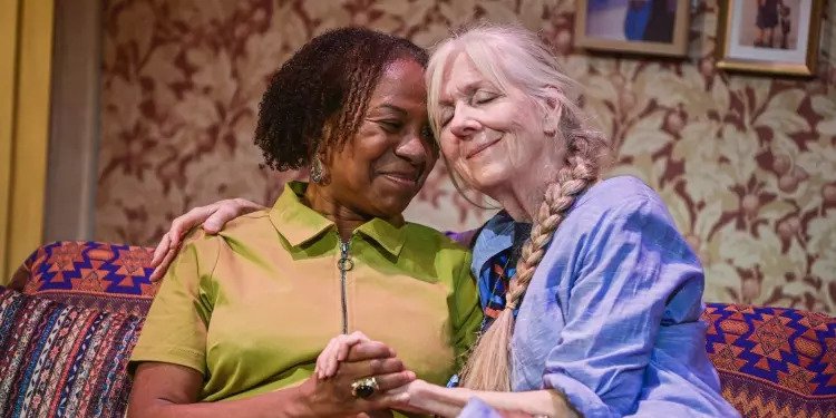 Es & Flo - Review - Kiln Theatre A celebration of the love of an older lesbian relationship
