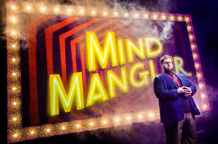 Mind Mangler – Member of the Tragic Circle - Review - Apollo Theatre A magic show that will make you laugh out of your seat