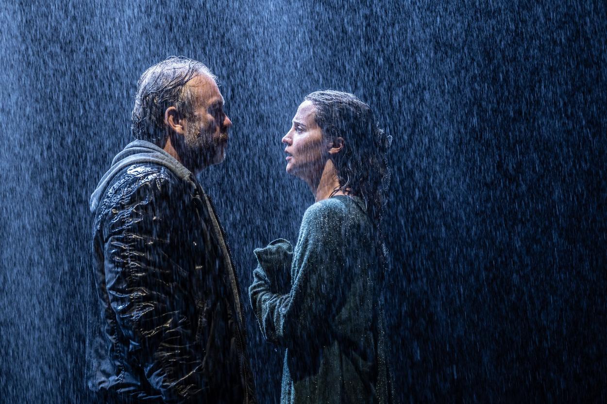 Theatre show reviewers selling Theatre show reviews and Theatre show reviewers