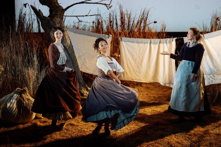 1536 - Review - The Ambassadors Theatre Essex girls take on Tudor misogyny!