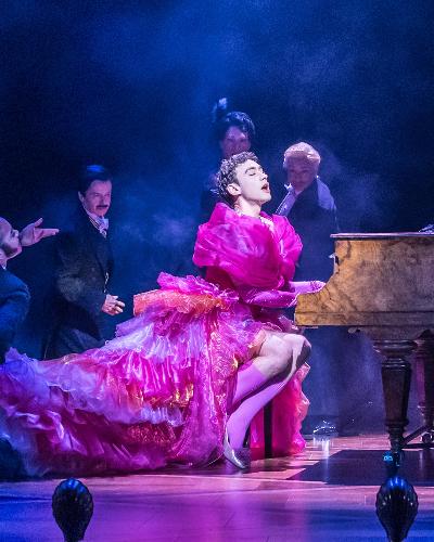 The Importance of Being Earnest - Review - Noël Coward Theatre An opulent chortle – theatre at its finest