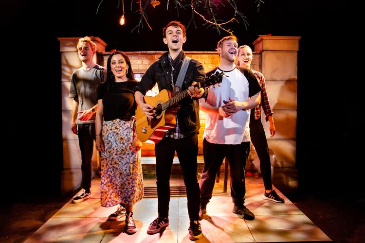 Fiver - Review -  Southwark Playhouse The story of a £5 note going through the hands of different people 