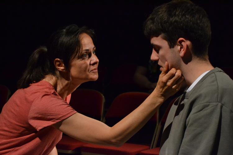 Four o'clock flowers - Review - Space Theatre There are no winners in this story