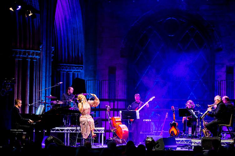 Liza Pulman - The Heart of It - Review - Riverside Studios A delightful evening of songs and storytelling from a virtuosic performer