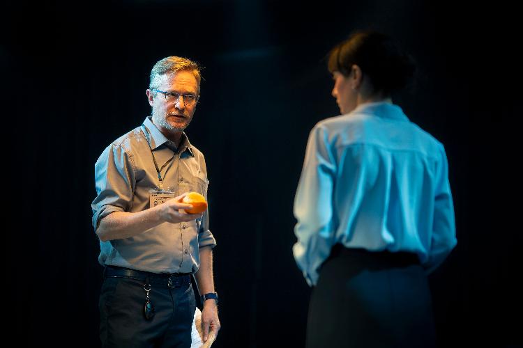  Blue/Orange- Review - OSO Arts Centre A revived satire exploring identity, and medical ethics, as timely as ever 