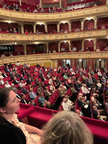 Theatres and social distancing - News What is happening to theatres around the world?