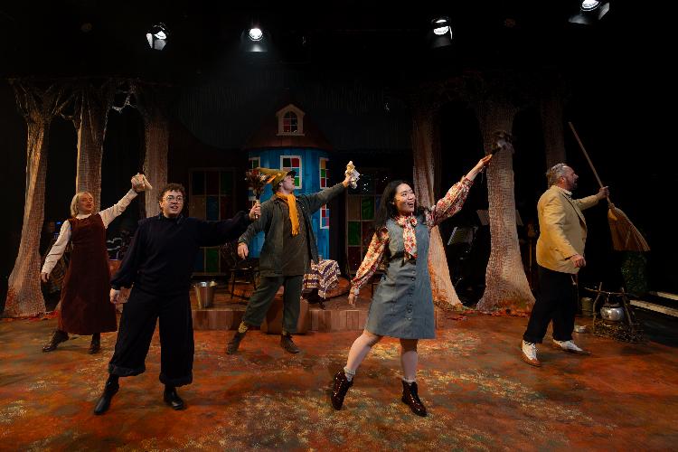 Moominvalley in November - Review - Upstairs at the Gatehouse A quaint little tale exploring themes of loss, love and life