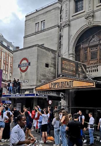 Theatres deserve better, says Cameron Mackintosh - News Football fans vandalised Wyndham's Theatre
