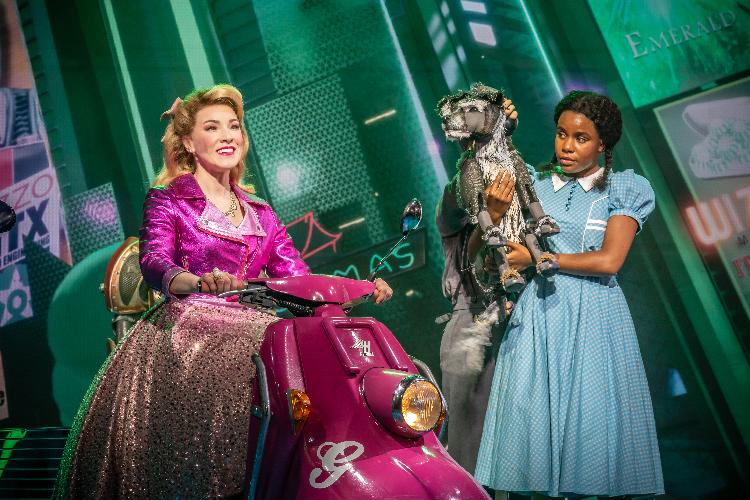 Wizard of Oz - Review - New Wimbledon Theatre The UK and Ireland tour stops in Wimbledon