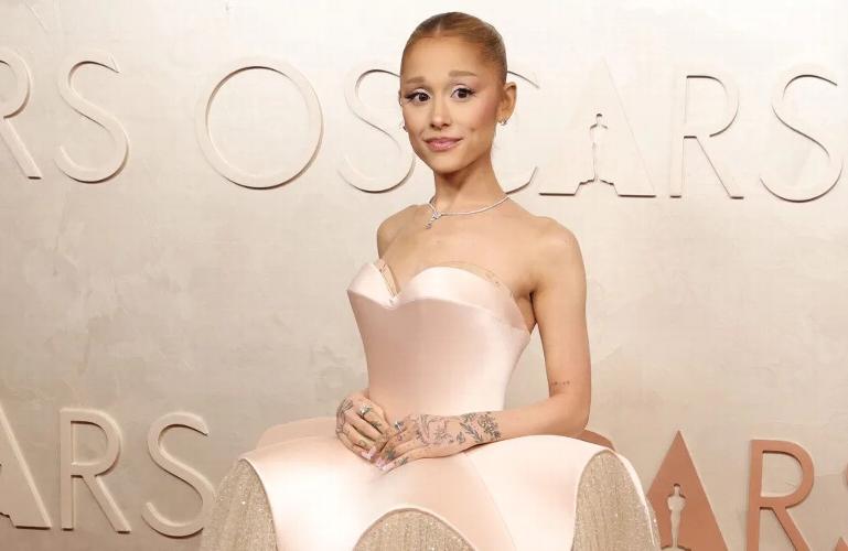 Ariana Grande in talks to make West End debut - News She could be in a revival of the musical Sunday In the Park With George