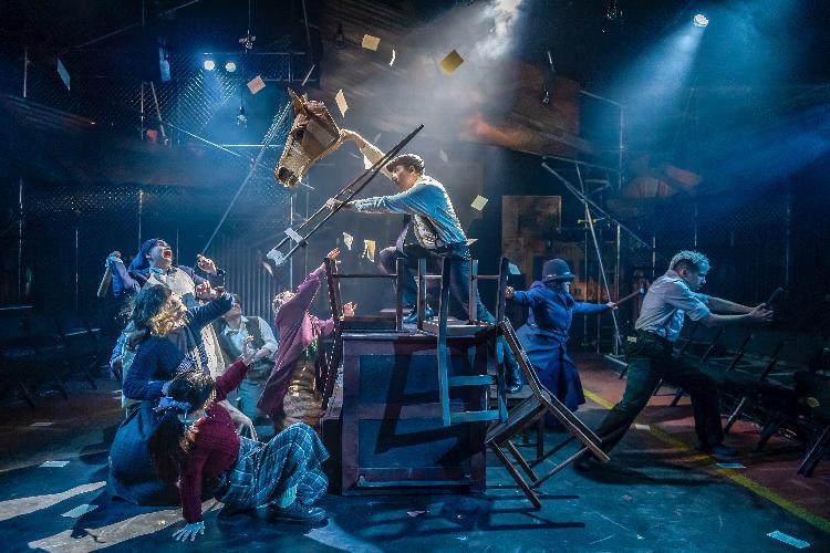 Cable Street - Review - Southwark Playhouse Borough A powerful new musical, telling the story of a revolution on the cobbled streets