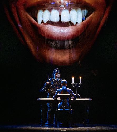 Dracula - Review - Noël Coward Theatre A Technical Triumph, A Theatrical Disaster