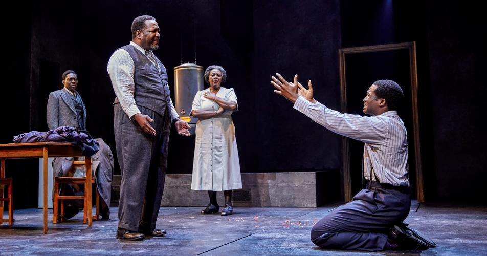 Death of a Salesman - Review - Piccadilly Theatre A spectacular tour-de-force