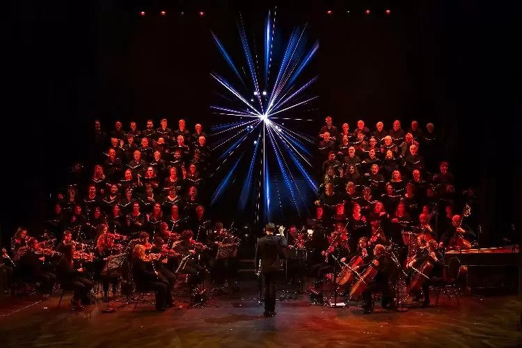 Handel’s Messiah: The Live Experience - Review - Theatre Royal Drury Lane The Messiah a in new-style classical music experience 