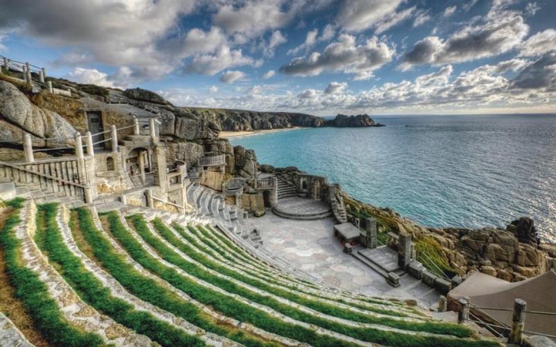 Open theatres? Culture Secretary says: Ready to go! They will be able to begin from 11 July