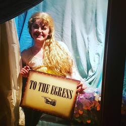 Welcoming from the actors at Barnum